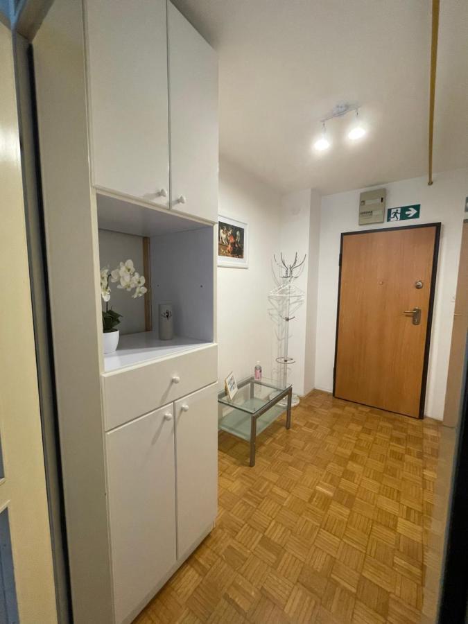 Apartment Green - Grey Ljubljana Luaran gambar